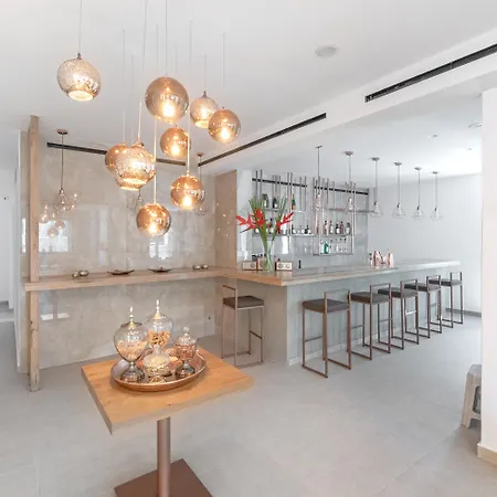 Omnia Mykonos Boutique & 4* Ορνός
