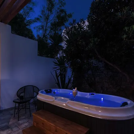 Omnia Mykonos Boutique & Otel Ornos (Mykonos)